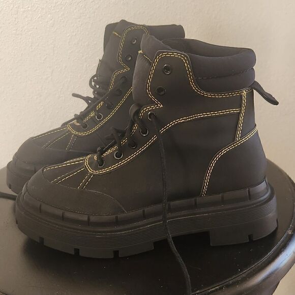 Zara Low Heel Rubberized Ankle Black Boots With Yellow Topstitching Size 7 - Picture 12 of 13